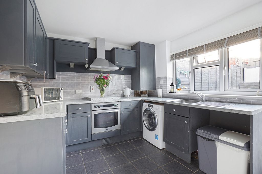 Property photo 3 of 14 4485088