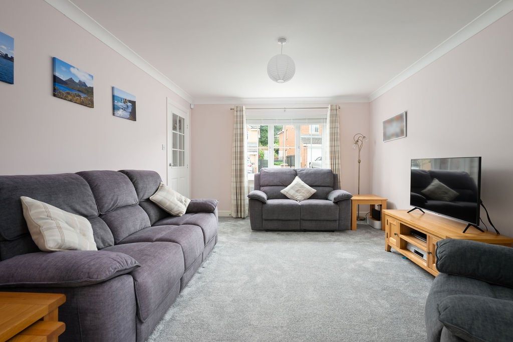 Property photo 3 of 46