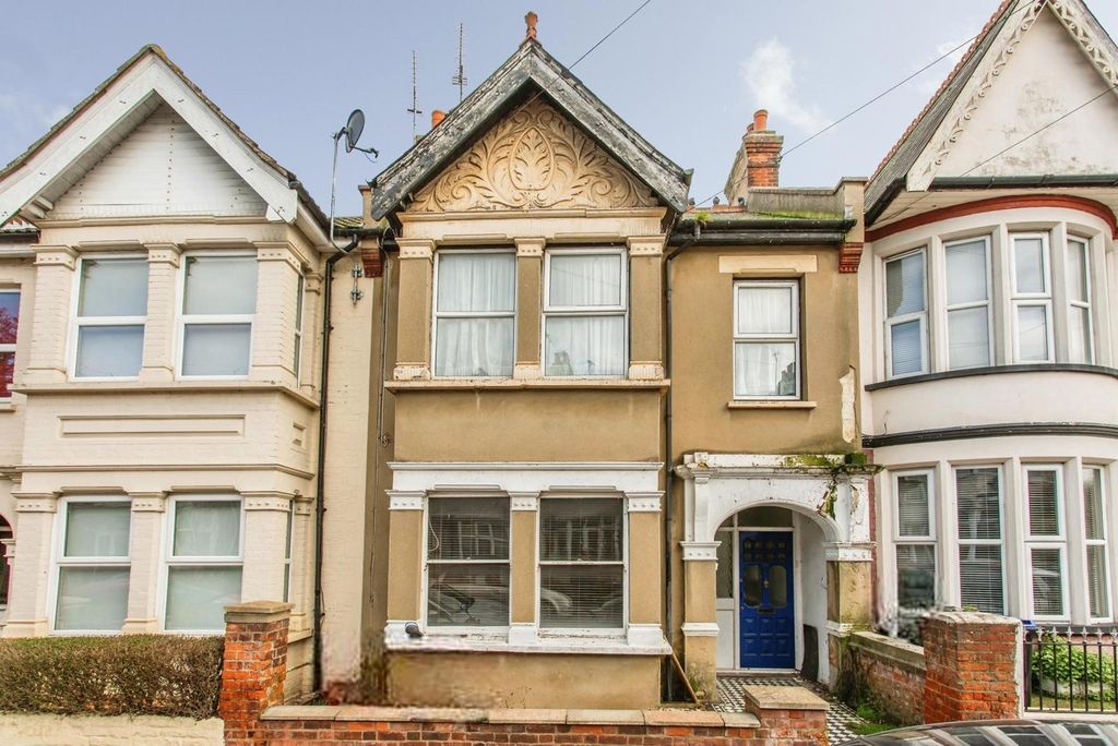 Property photo 1 of 20 Exterior