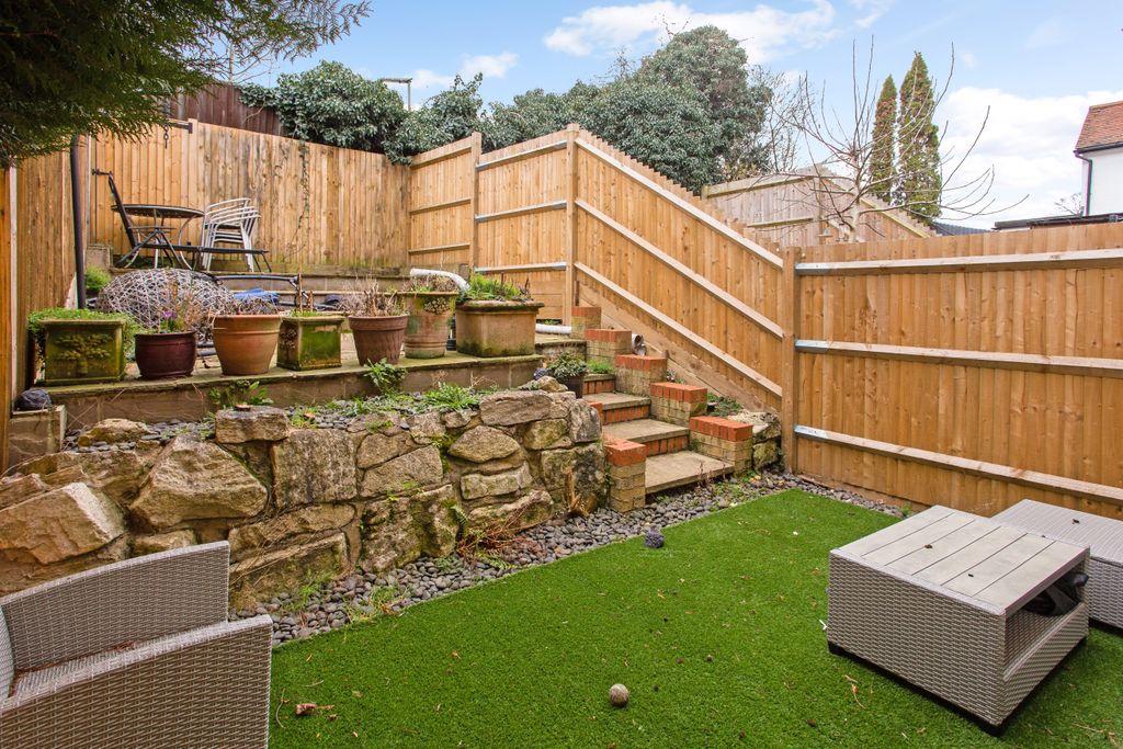 Property photo 2 of 16 9 Lyster Mews 314124