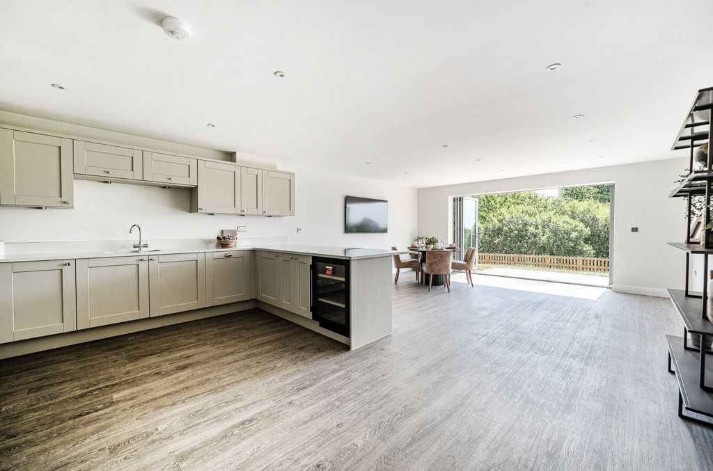 Property photo 3 of 15 Kitchen/Dining