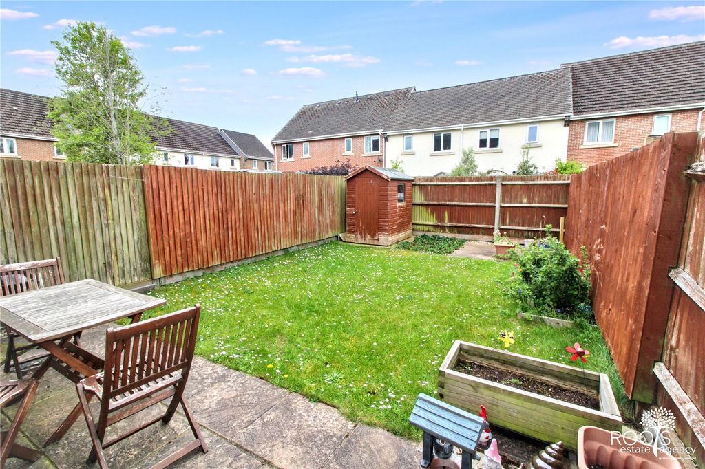 Property photo 2 of 9 Garden