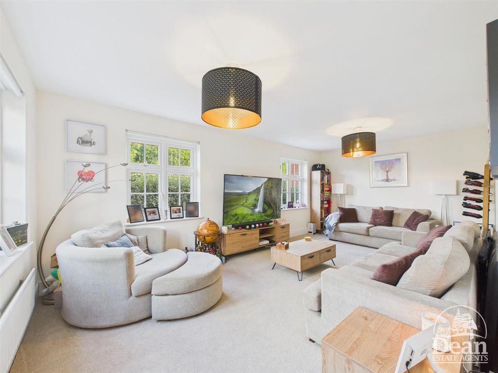 Property photo 2 of 20