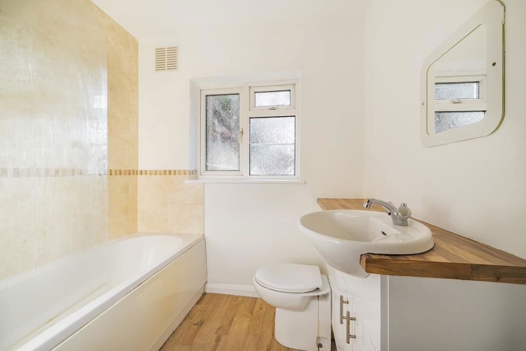 Property photo 2 of 33