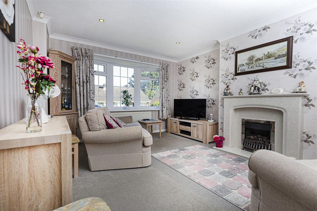 Property photo 3 of 37 Living Room