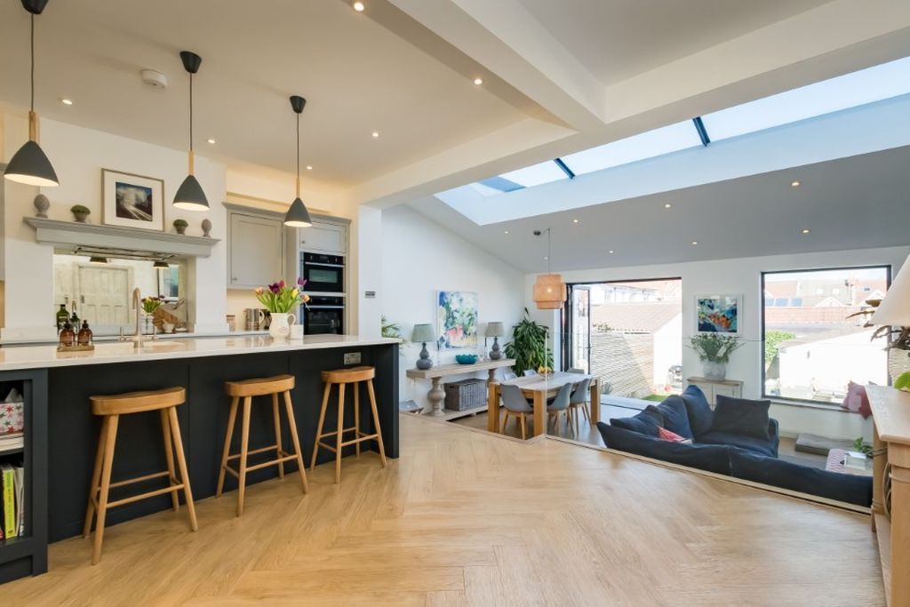 Property photo 1 of 19 Kitchen