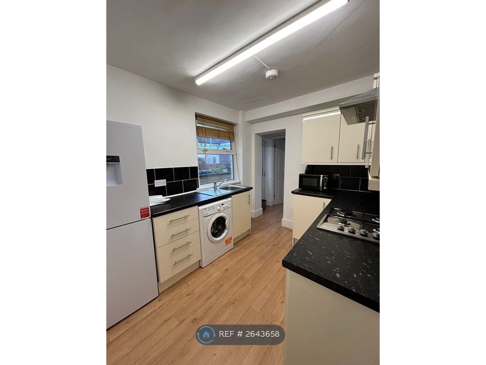 Property photo 3 of 13 Communal Kitchen