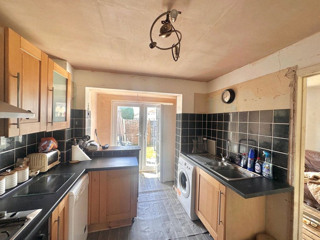 Property photo 2 of 27 Picture No. 25