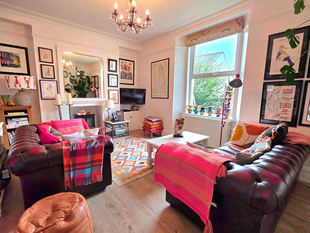 Property photo 3 of 17