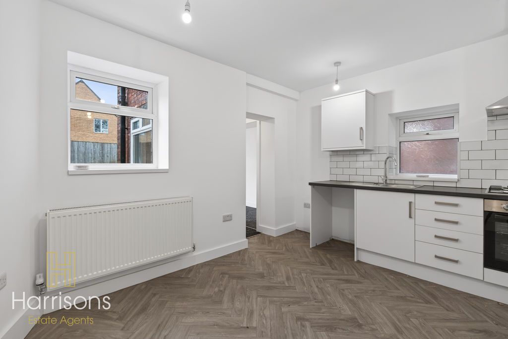 Property photo 3 of 18 Photo 5