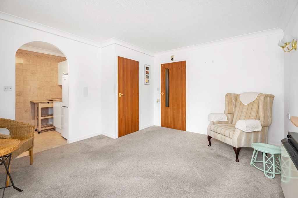 Property photo 3 of 11