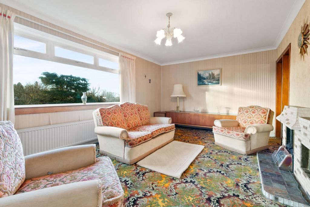 Property photo 2 of 33