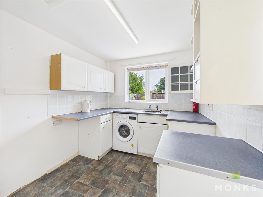Property photo 3 of 9 Cam01348G0-Pr0704-Still005.Jpg