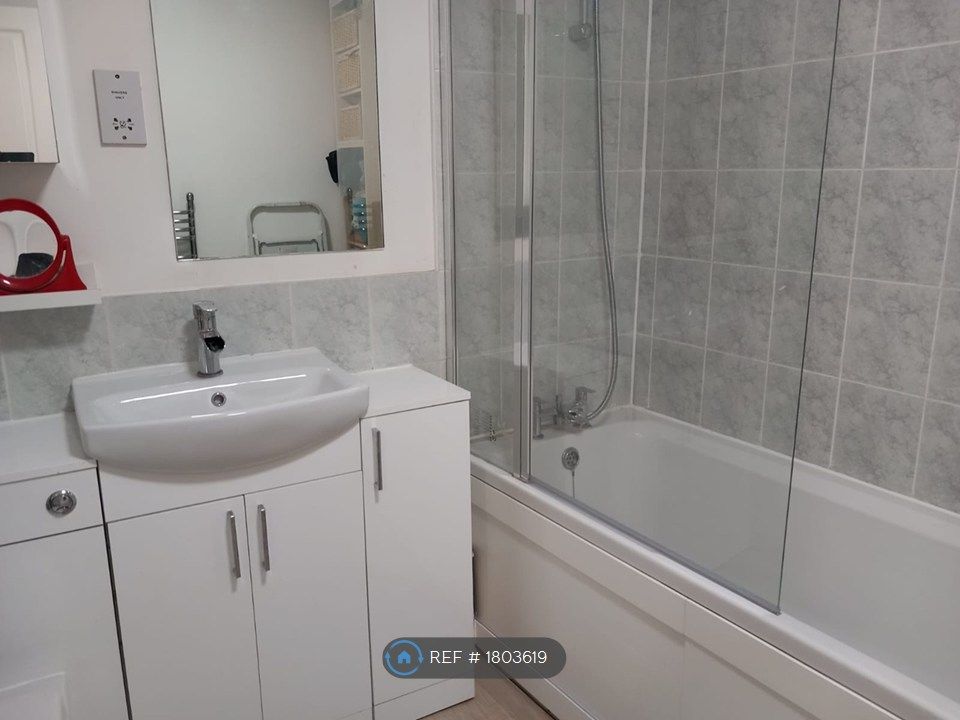 Property photo 3 of 6 Bathroom