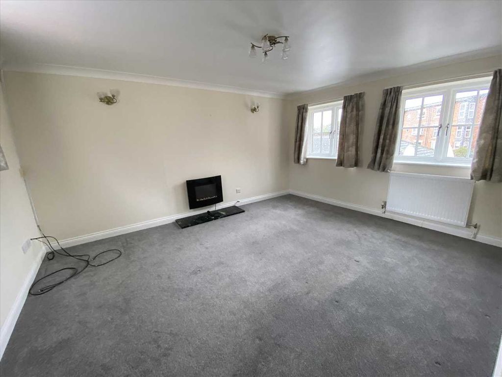 Property photo 2 of 7 Lounge