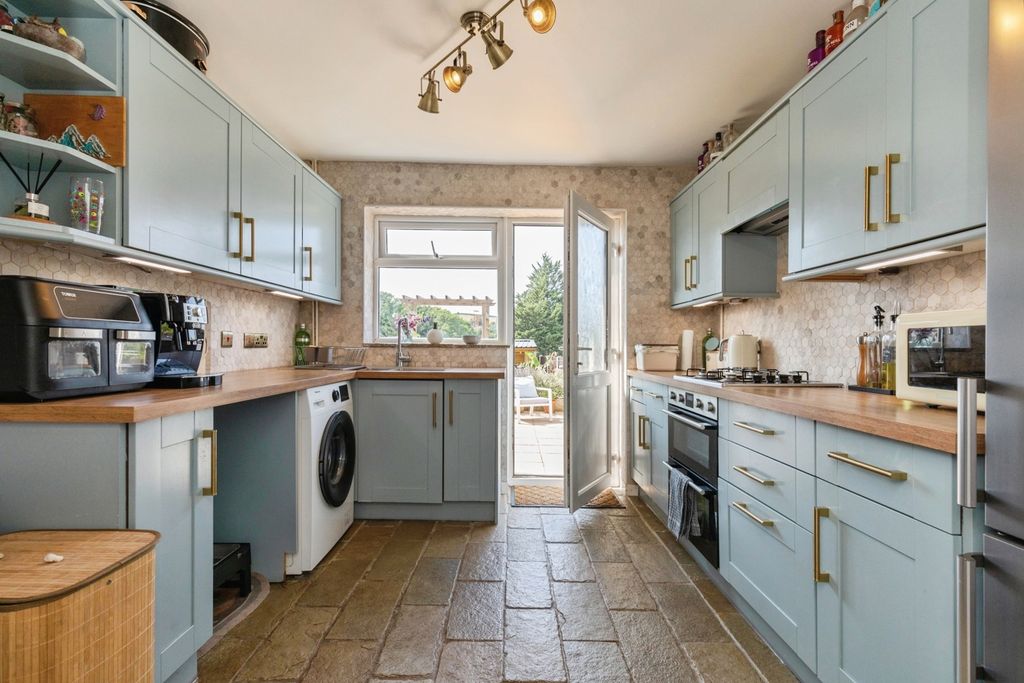 Property photo 2 of 20 Pbox-Img.Jpg