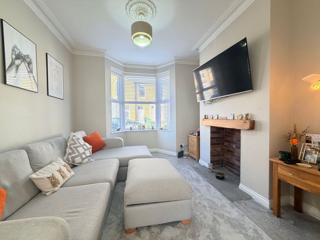 Property photo 2 of 8