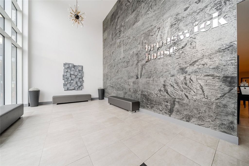 Property photo 2 of 21 Picture No. 16