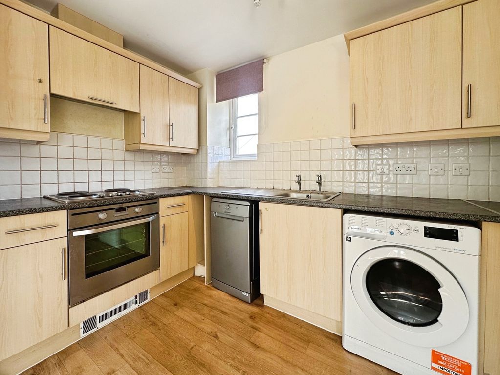 Property photo 2 of 11 Pbox-Img.Jpg
