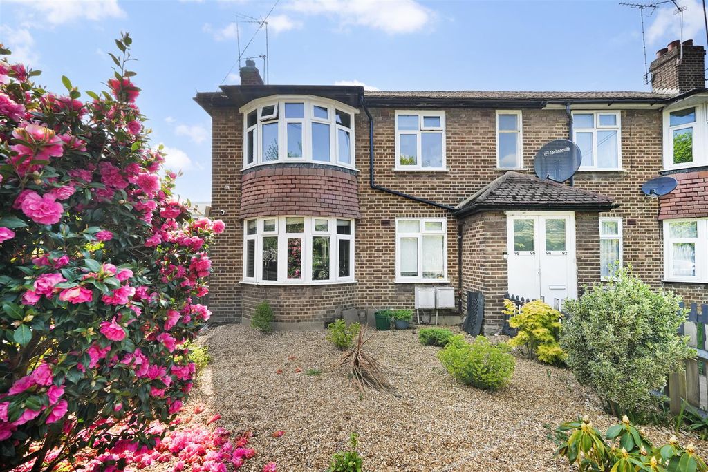 Property photo 1 of 9 External