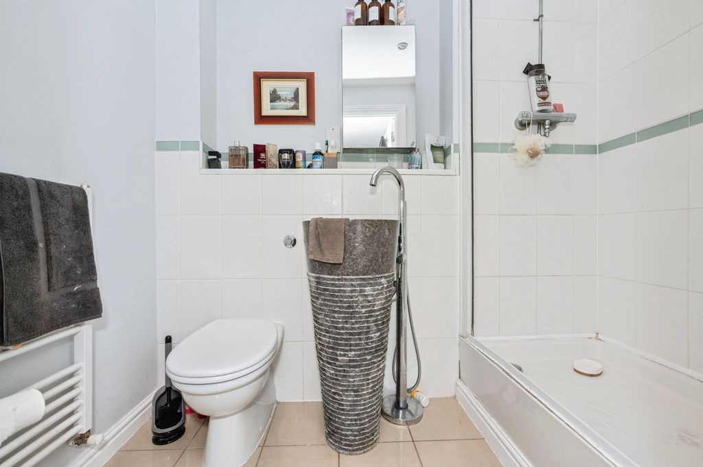 Additional image 19 of 3 bed flat for saleLiverymen Walk, Greenhithe DA9