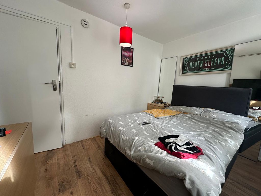 Property photo 1 of 4 Room