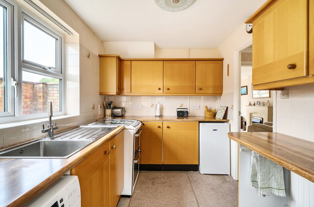 Property photo 3 of 24 1336235-10-689A4B...