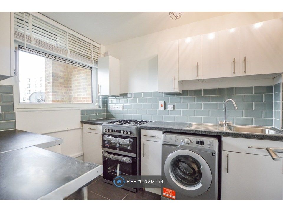 Property photo 3 of 9 Kitchen