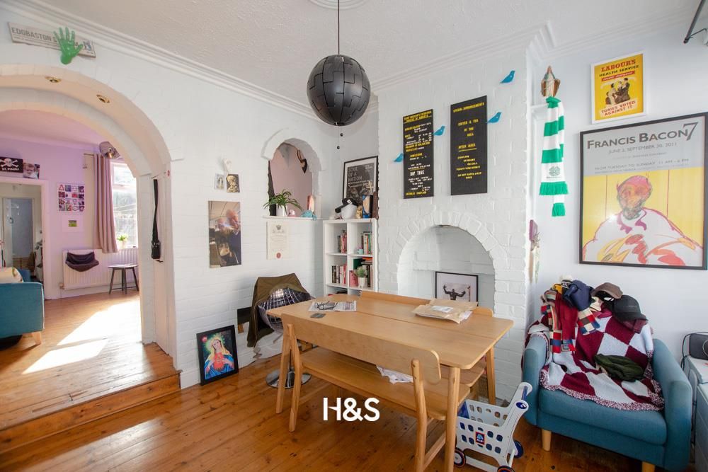 Property photo 2 of 9 14 Southfield Road - Rec1 .Jpg