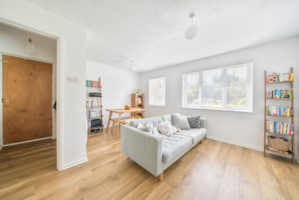 Property photo 3 of 10 1301306-12-68385F...