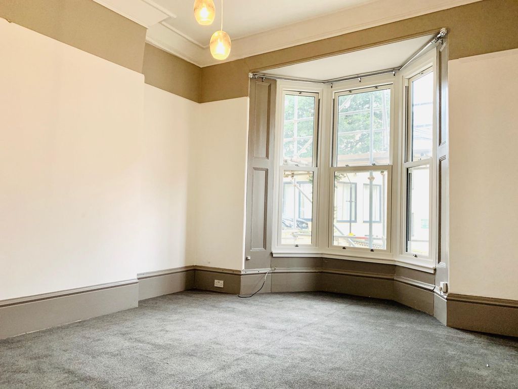 Property photo 3 of 7 Bedroom 1