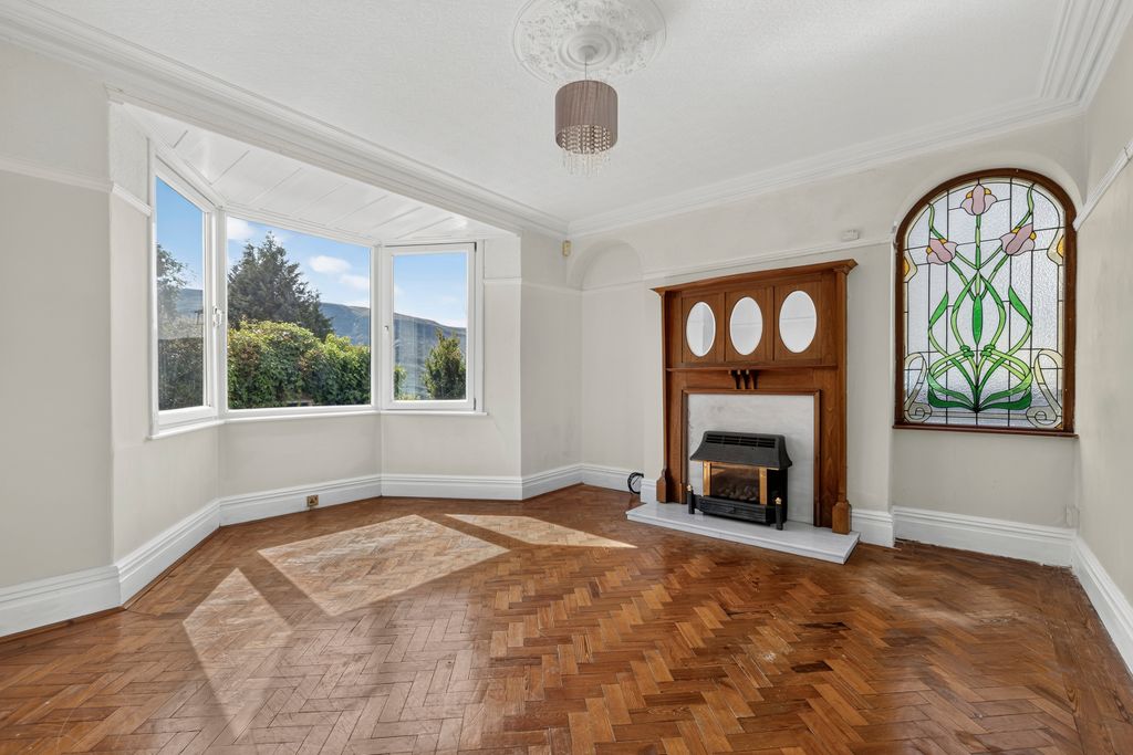 Property photo 3 of 33 066A0120