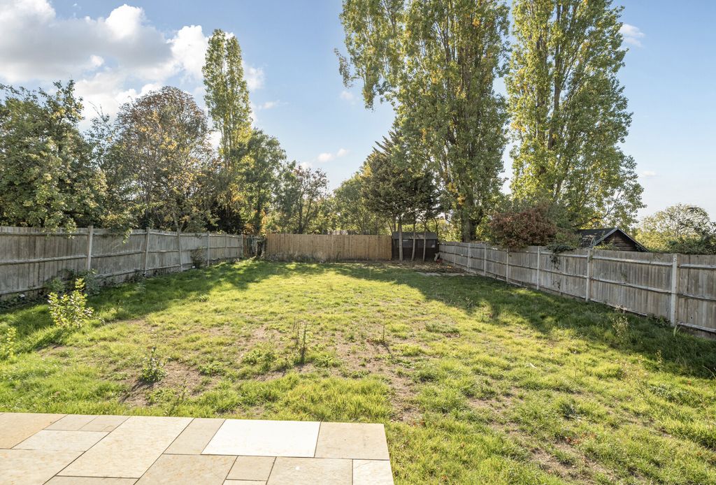 Property photo 3 of 22 1360883-12-68dc0B...