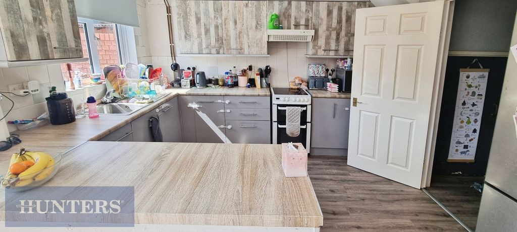 Property photo 3 of 10 Pbox-Img.Jpg