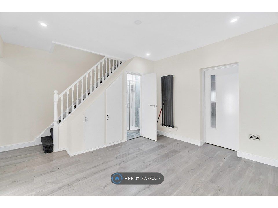 Property photo 3 of 21 Second Reception