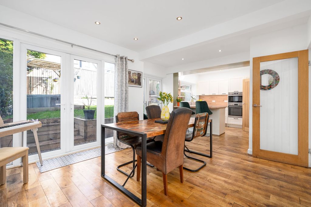 Property photo 2 of 18 Picture No. 04