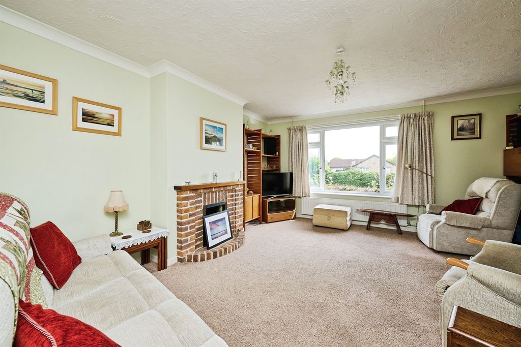 Property photo 2 of 18