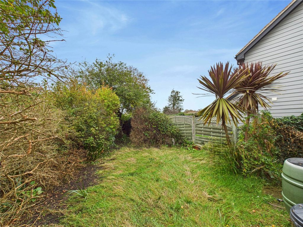 Property photo 2 of 25 Picture No. 11