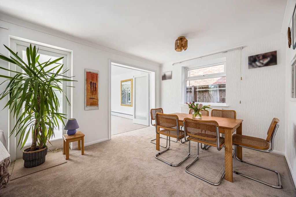 Property photo 3 of 26