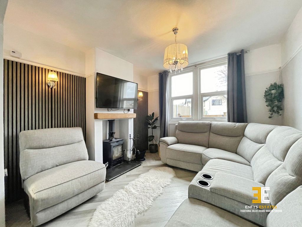 Property photo 2 of 30