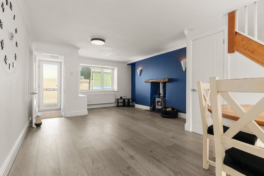 Property photo 3 of 24