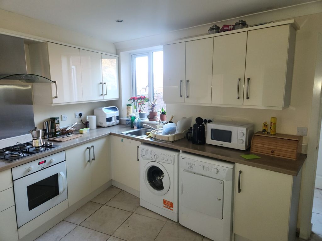 Property photo 3 of 6 Gallery