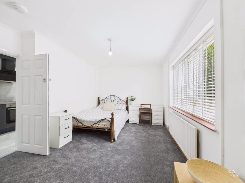 Property photo 3 of 8 Photo 16