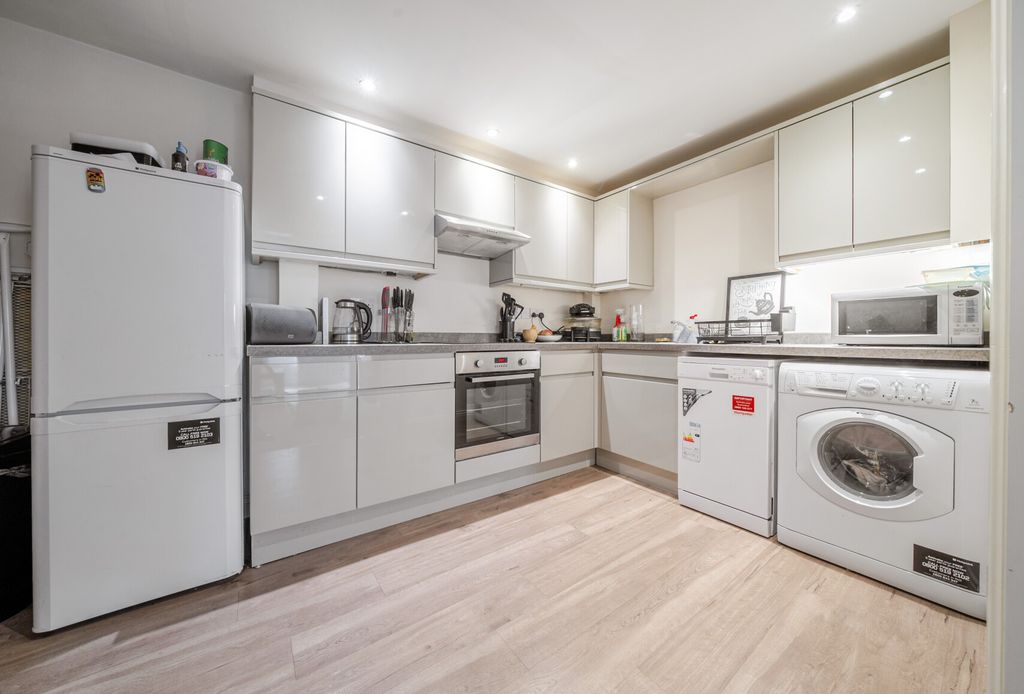 Property photo 2 of 9 1350255-10-68c96A...