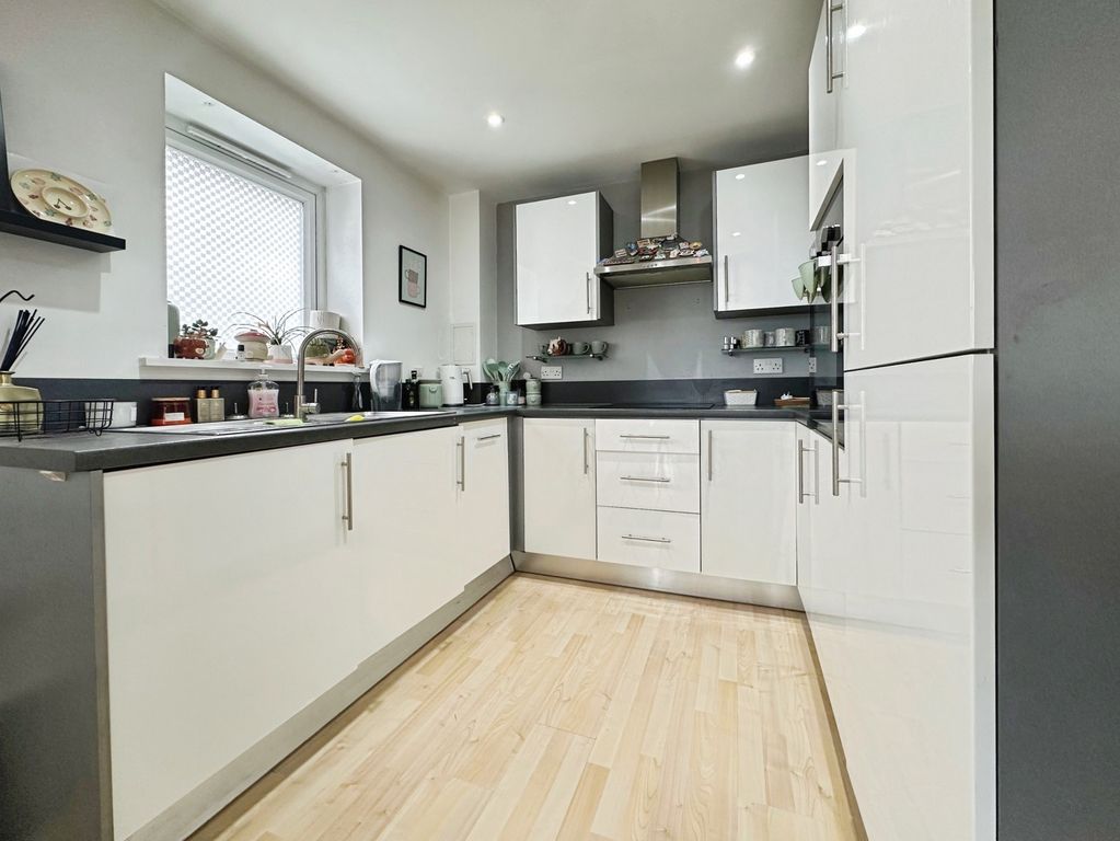 Property photo 3 of 11 Pbox-Img.Jpg