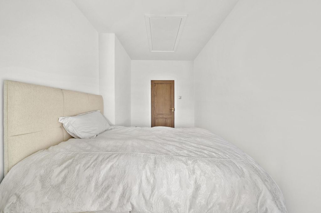 Additional image 20 of 3 bed flat for saleBycullah Road, Enfield EN2