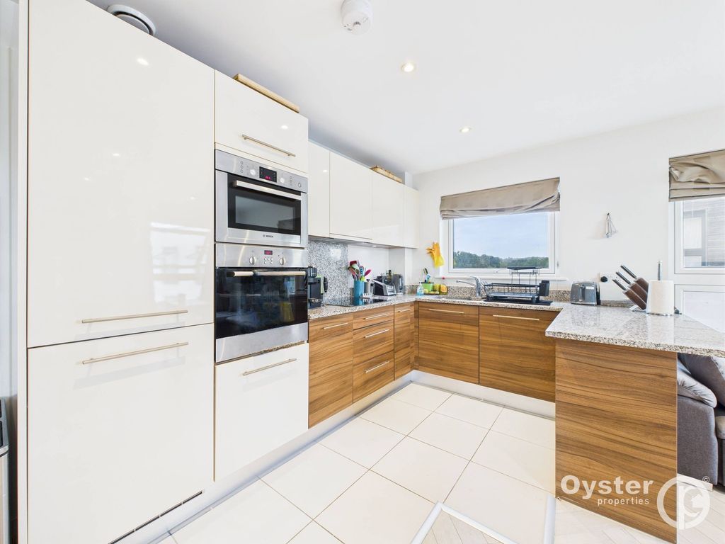 Property photo 3 of 13 Kitchen