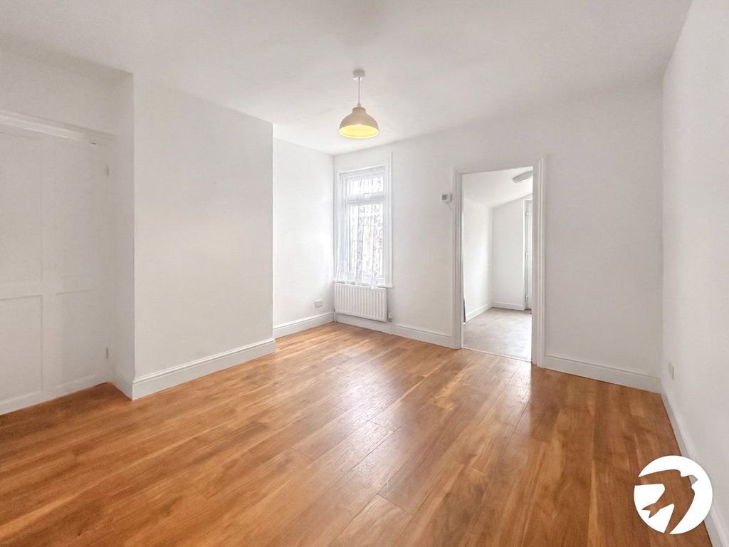 Property photo 1 of 10 Picture No. 05