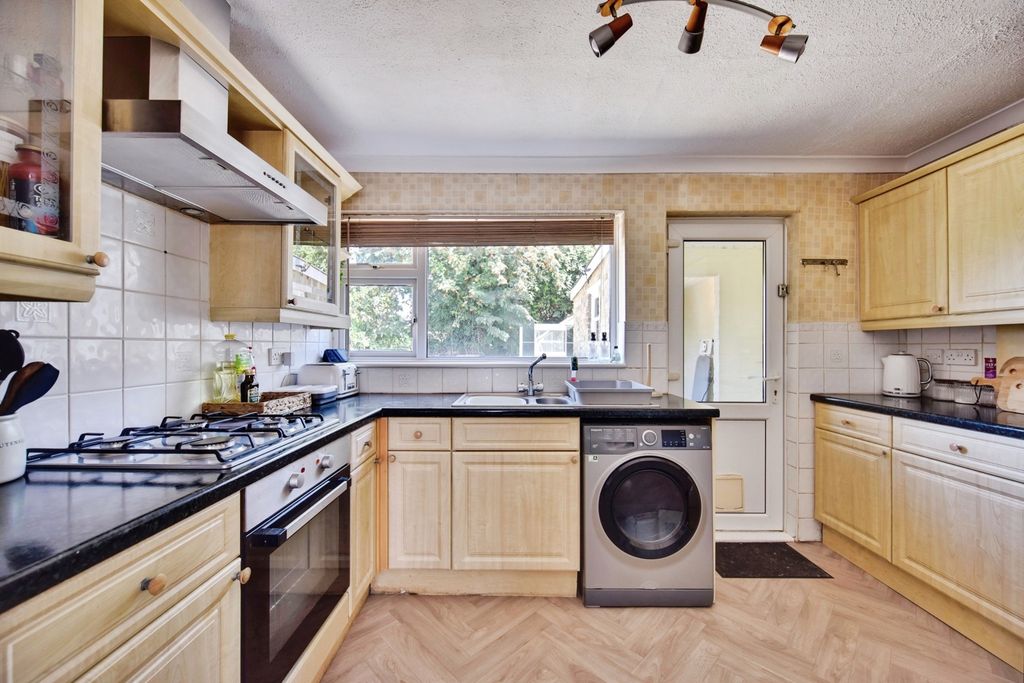 Property photo 3 of 12 Pbox-Img.Jpg
