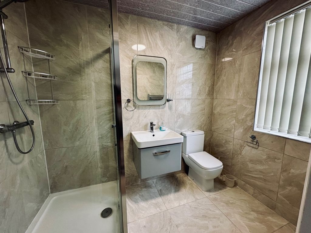 Property photo 2 of 3 Bathroom